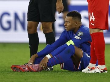 Kylian Mbappé, tocado en el partido con Francia