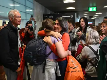 Ayer, la portavoz de Más Madrid en la Asamblea de Madrid, Manuela Bergerot, recibió a la diputada de su partido Jimena González Ayer, la portavoz de Más Madrid en la Asamblea de Madrid, Manuela Bergerot, recibió a la diputada de su partido Jimena González
