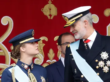 La princesa Leonor y Felipe VI compartiendo confidencias La princesa Leonor y Felipe VI compartiendo confidencias