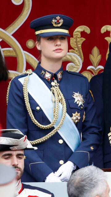 La princesa Leonor con uniforme del Ejército del Aire y el Espacio en el 12 de octubre