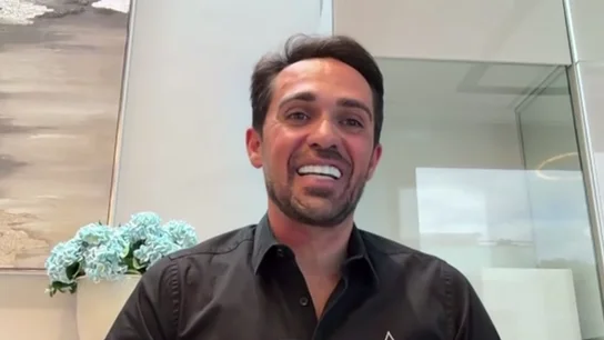 Alberto Contador en conexión con Antena 3 Deportes Alberto Contador en conexión con Antena 3 Deportes