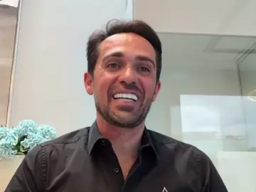 Alberto Contador en conexión con Antena 3 Deportes Alberto Contador en conexión con Antena 3 Deportes