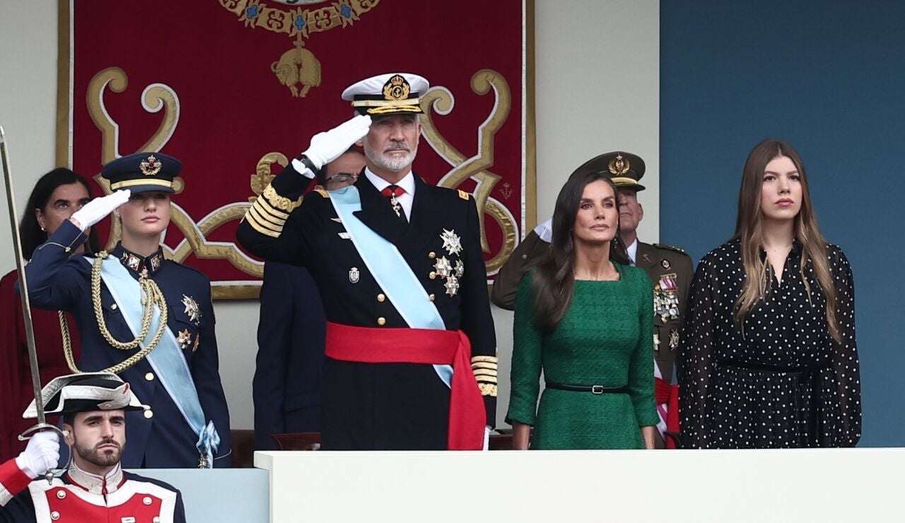 La familia real durante un desfile del D&iacute;a de la Hispanidad