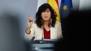  La ministra de Igualdad, Ana Redondo, durante la rueda de prensa posterior a la reunión del Consejo de Ministros este martes. 