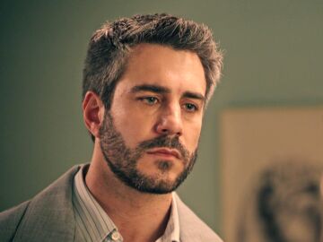 Andrés le pide a Begoña que no se precipite en su decisión de casarse con Gabriel y ella le confiesa que...¡está embarazada!