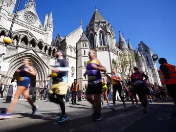 Imagen de una media maratón en Londres en 2025 Imagen de una media maratón en Londres en 2025
