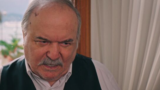 "Os har&eacute; algo peor que la muerte": la amenaza de Halis a Pelin que la hace romper aguas 