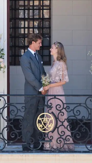 Pierre Casiraghi and Beatrice Borromeo en su boda civil en 2015 Pierre Casiraghi and Beatrice Borromeo en su boda civil en 2015