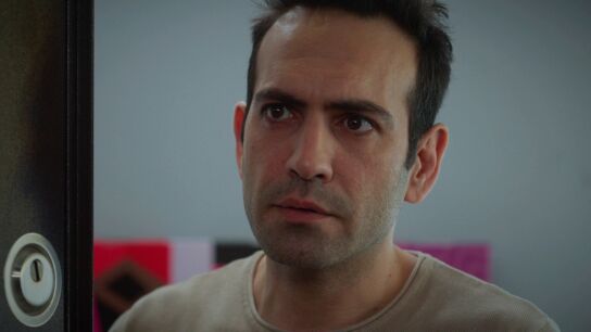 Bahar abre su coraz&oacute;n a Evren sin imaginar qui&eacute;n est&aacute; en su casa