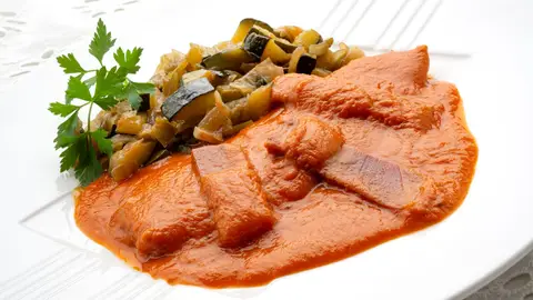 Arguiñano: receta de magras con tomate y pisto, "todo un clásico de la cocina en Navarra" Arguiñano: receta de magras con tomate y pisto, "todo un clásico de la cocina en Navarra"