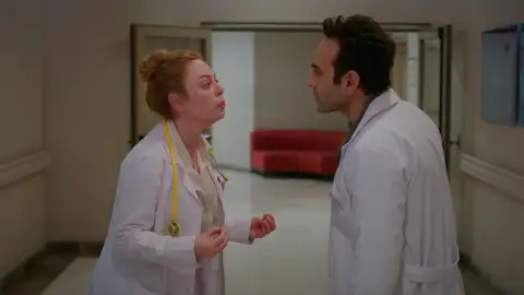 El amor y la rabia estallan entre Bahar y Evren en su pelea más intensa El amor y la rabia estallan entre Bahar y Evren en su pelea más intensa