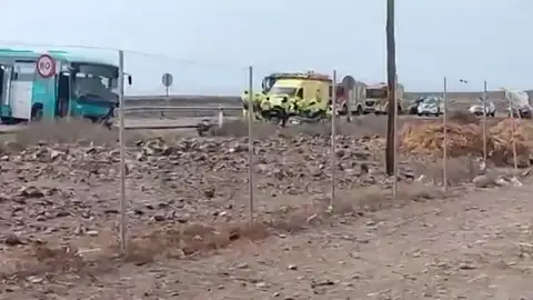 Choque entre un autobús y un coche en Gran Canaria Choque entre un autobús y un coche en Gran Canaria