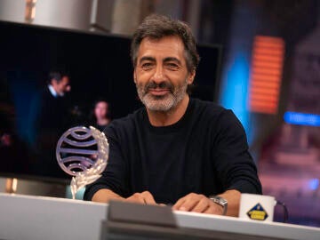 "Quería demostraros lo importantes que sois para mí": Juan del Val muestra su Premio Planeta en El Hormiguero