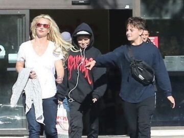 Britney Spears con sus dos hijos en 2018