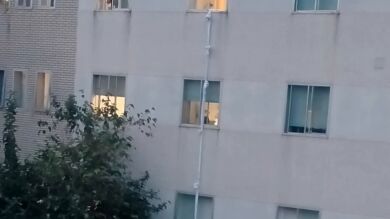 Huida de película en el Hospital de Jerez: un preso se descuelga con sábanas y escapa de madrugada