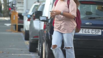 Niña se suicida tras salir del colegio.