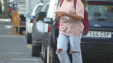 Niña se suicida tras salir del colegio. Niña se suicida tras salir del colegio.