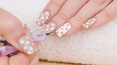 Manicura Polka Dots Manicura Polka Dots