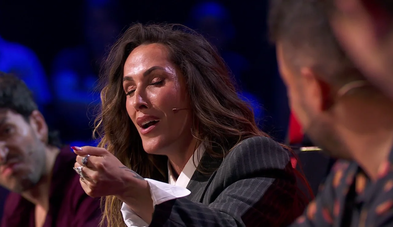 Malú canta en La Voz