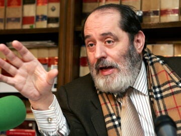 08/03/2005 12:00 (UTC) Crédito: EFE Fuente: EFE Autor: J.C. HIDALGO Temática: Justicia e interior » Poder judicial » Abogado Personajes: JOSE EMILIO RODRIGUEZ MENENDEZ (ABOGADO) El abogado José Emilio Rodríguez Menéndez en una imagen de archivo