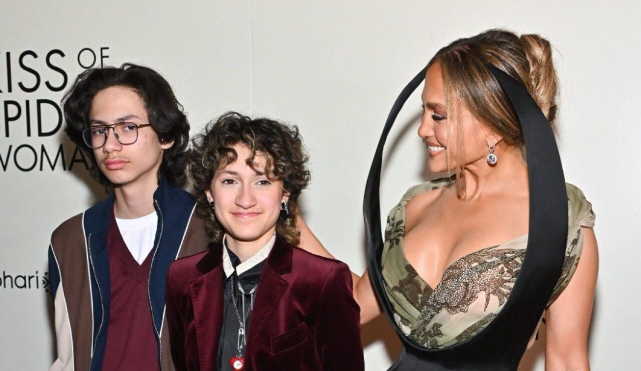 Jennifer Lopez y sus hijos Max y Emme