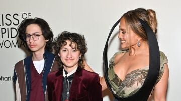 Jennifer Lopez y sus hijos Max y Emme