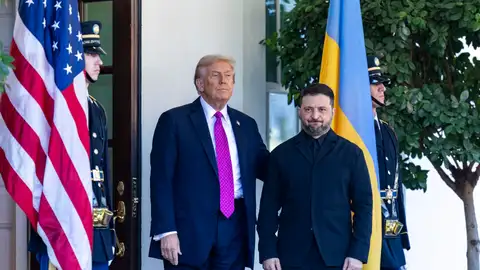 Trump recibe a Zelenski en la Casa Blanca para abordar el fin de la guerra de Ucrania: "Las cosas avanzan muy bien" Trump recibe a Zelenski en la Casa Blanca para abordar el fin de la guerra de Ucrania: "Las cosas avanzan muy bien"