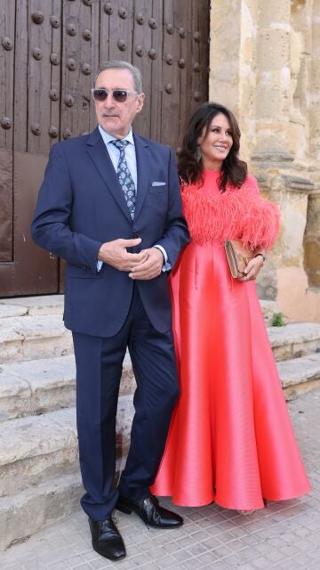 Carlos Herrera y Pepa Gea antes de la boda de su hijo