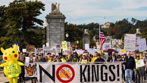 Millones de personas protestan en Europa y EEUU contra Trump bajo el lema "No Kings"