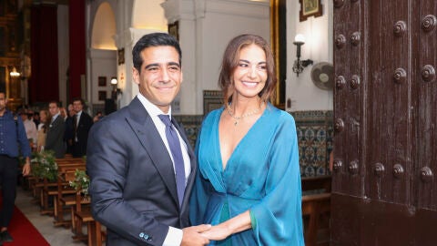 Alberto Herrera, antes de su boda, junto a su madre, Mariló Montero