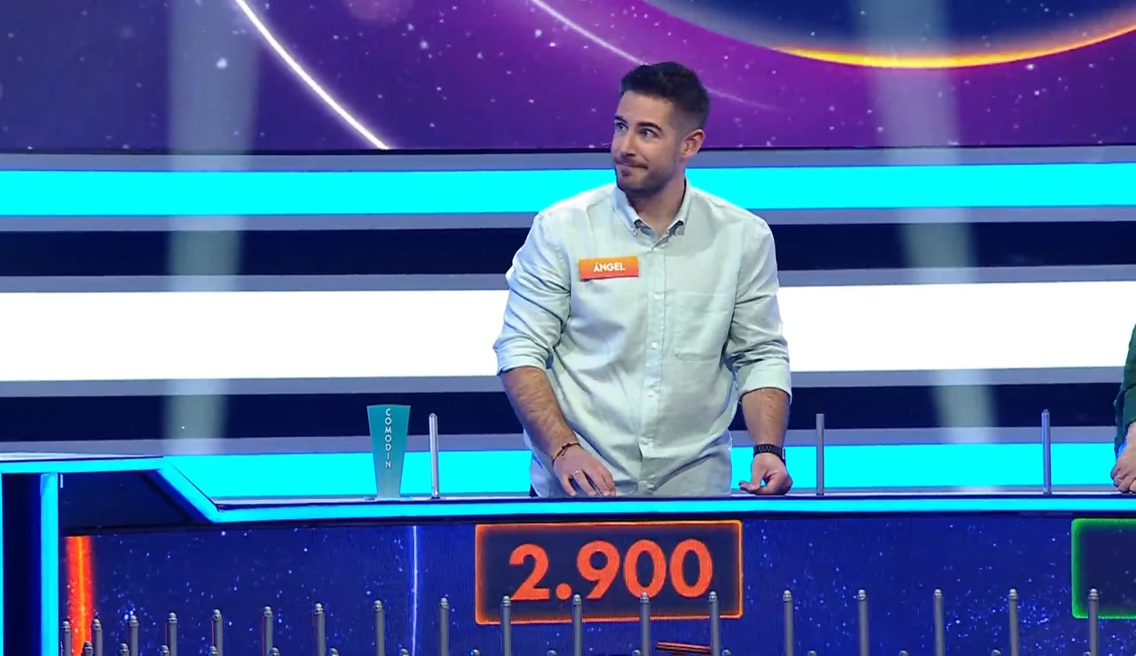 Ángel, concursante de La ruleta de la suerte noche