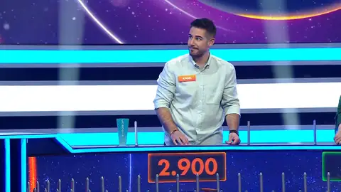 Ángel, concursante de La ruleta de la suerte noche Ángel, concursante de La ruleta de la suerte noche