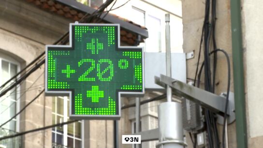 El calor retrasa la campa&ntilde;a de moda de oto&ntilde;o en Galicia los comerciantes piden fr&iacute;o y lluvia