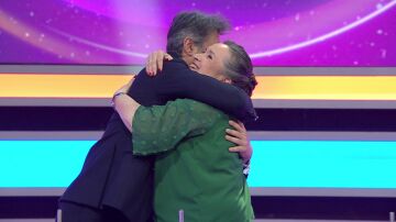 Jorge Fernández y Pilar, concursante de La ruleta de la suerte noche
