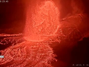 VÍDEO: Una nueva erupción en el volcán de Kilauea, en Hawái lanza chorros de lava que alcanzan los 400 metros