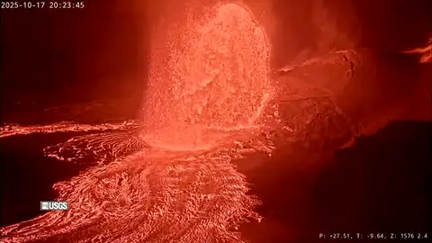 VÍDEO: Una nueva erupción en el volcán de Kilauea, en Hawái lanza chorros de lava que alcanzan los 400 metros VÍDEO: Una nueva erupción en el volcán de Kilauea, en Hawái lanza chorros de lava que alcanzan los 400 metros