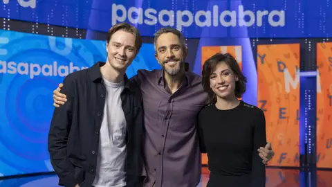 El regalo de Roberto Leal a Manu y a Rosa: compone una canción sobre su duelo en Pasapalabra El regalo de Roberto Leal a Manu y a Rosa: compone una canción sobre su duelo en Pasapalabra