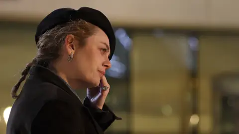 Evren y Bahar se dicen todo lo que callaban y entienden que ya no hay vuelta atrás para ellos Evren y Bahar se dicen todo lo que callaban y entienden que ya no hay vuelta atrás para ellos