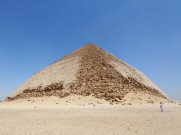 Pirámide Acodada de Guiza, Egipto