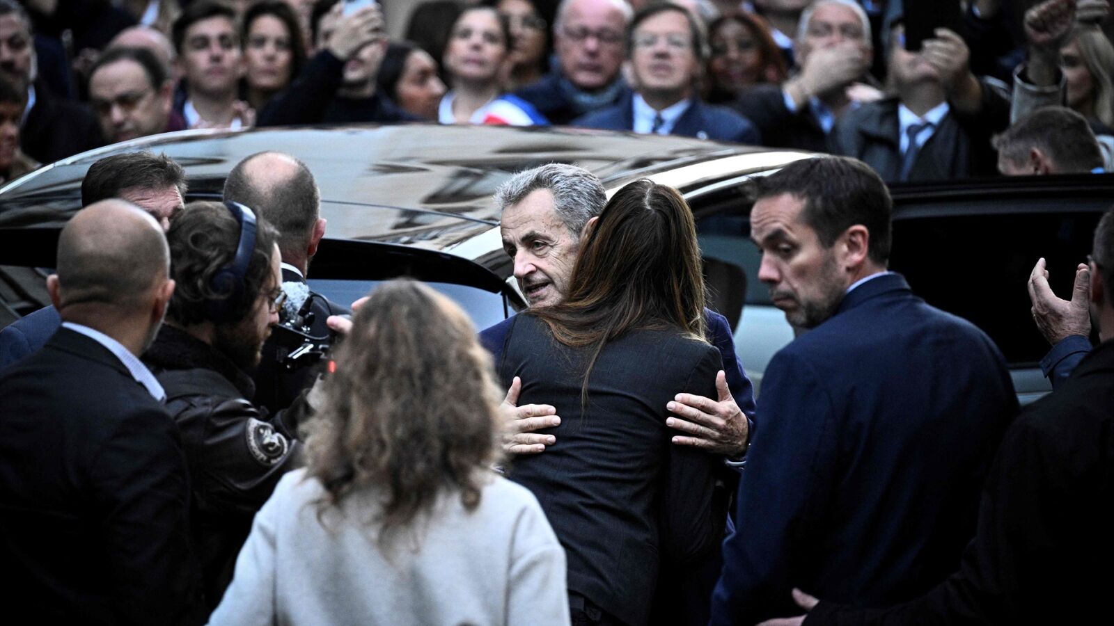 La romántica carta de despedida de Carla Bruni a Nicolás Sarkozy antes de su ingreso en prisión: 