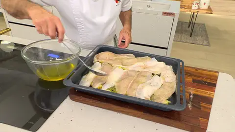 Salpimiéntalos, colócalos sobre las patatas Salpimiéntalos, colócalos sobre las patatas
