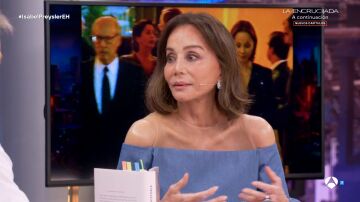 Desde hurgar en su basura, hasta obligarle a viajar en el maletero: el idilio de Isabel Preysler con los paparazzi