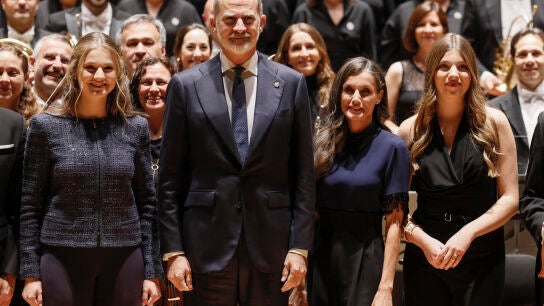 Los reyes Felipe VI y Letizia, acompa&ntilde;ados por la princesa Leonor y de la infanta Sof&iacute;a 