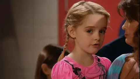 McKenna Grace en Crash & Bernstein McKenna Grace en Crash & Bernstein