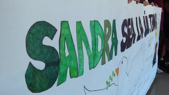 El alumnado de Gelves se concentra en memoria de Sandra Peña El alumnado de Gelves se concentra en memoria de Sandra Peña
