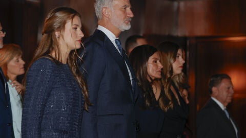 La familia real en un concierto