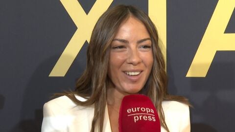 Melyssa Pinto haciendo declaraciones a la prensa