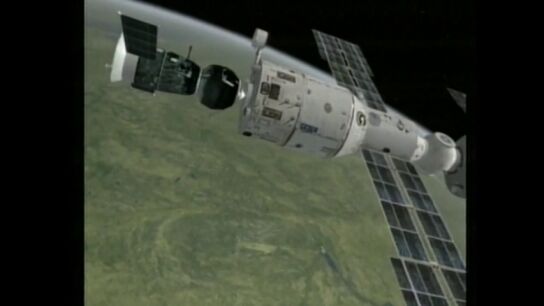 Efem&eacute;rides de hoy 2 de noviembre de 2025: Dos astronautas rusos y uno estadounidenses primeros en la EEI