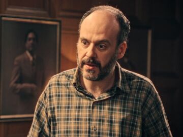 Gaspar le pide explicaciones a Tasio, preocupado por la grave situaci&oacute;n de la empresa: &ldquo;&iquest;Qu&eacute; va a pasar con los que trabajamos aqu&iacute;?&rdquo;