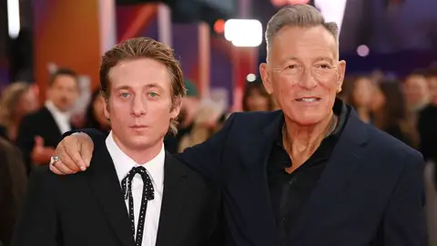 Bruce Springsteen y Jeremy Allen White Bruce Springsteen y Jeremy Allen White